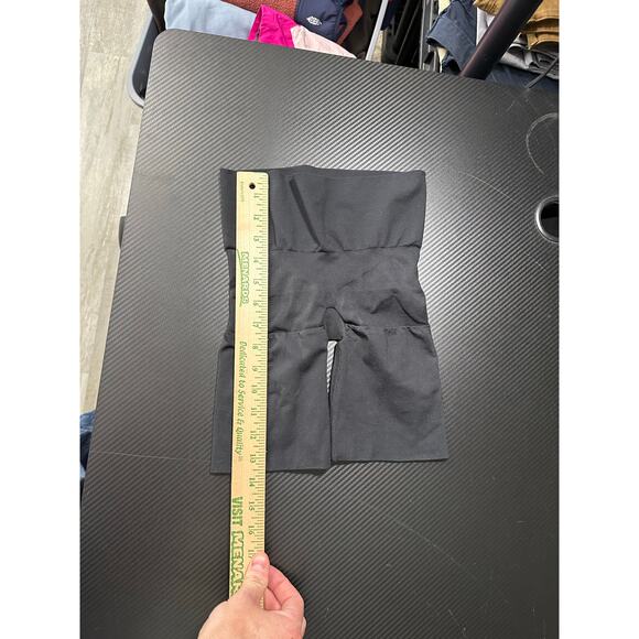 Assets By Spanx Mid Thigh Shaper Shorts Black Size Small - Picture 5 of 12